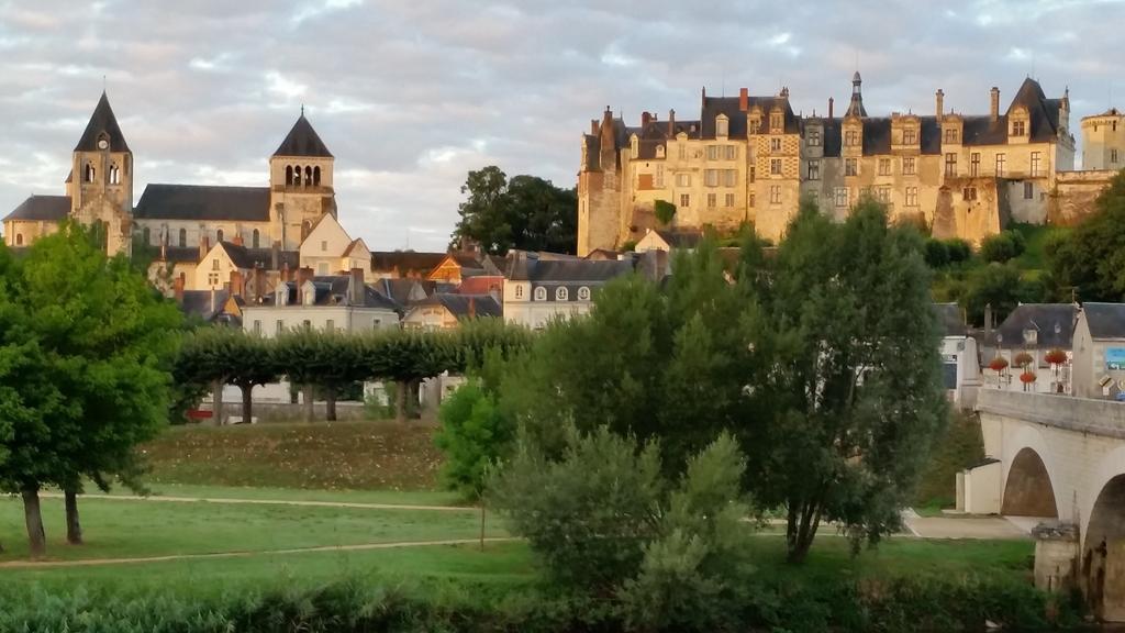 La Chaussee Des Ponts Noyers-sur-Cher Oda fotoğraf
